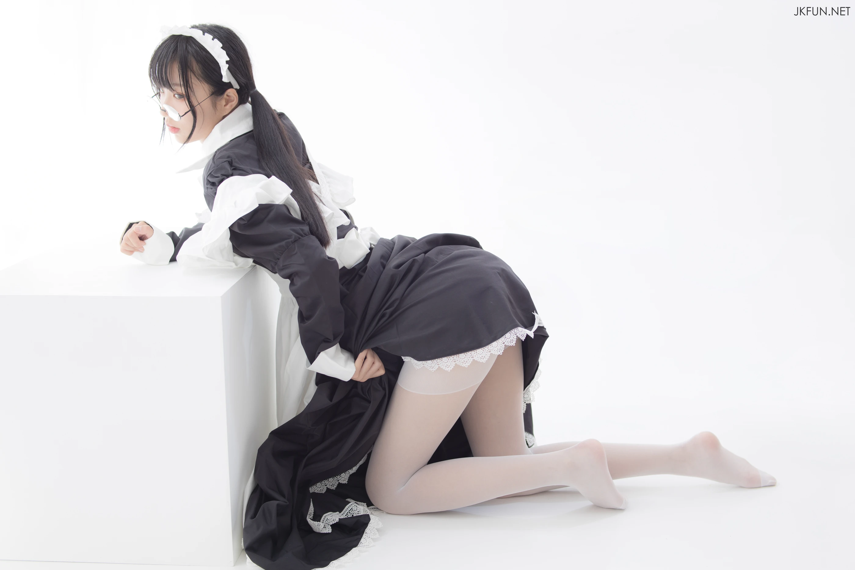 森萝财团 [JKFUN-017] 眼镜白丝女仆 [127P 1V]插图2